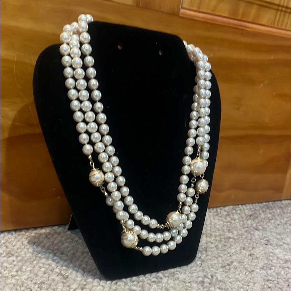 Elegant 3 Strand Pearl Necklace - Picture 2 of 5